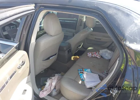 2010 Chrysler 300 Touring/Signature Series/Executive Series from USA, damaged, VIN 2C3CA5CV4AH305372